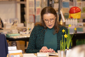 Sabine Kuhn Autorin mit Botschaft